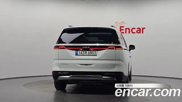 Kia Carnival 2023 — Фото 4/20