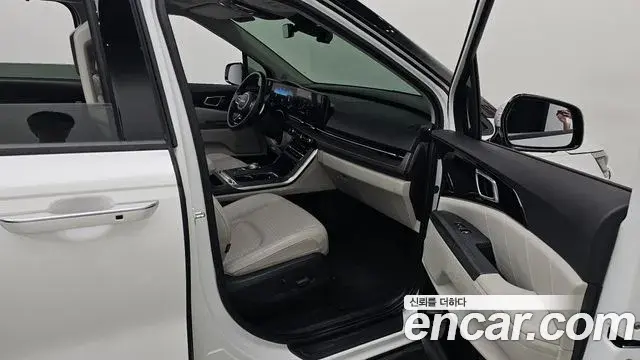 Kia Carnival 2023 — Фото 11/20