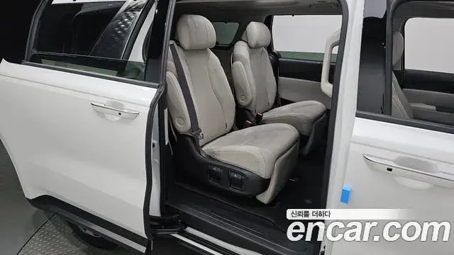 Kia Carnival 2023 — Фото 12/20