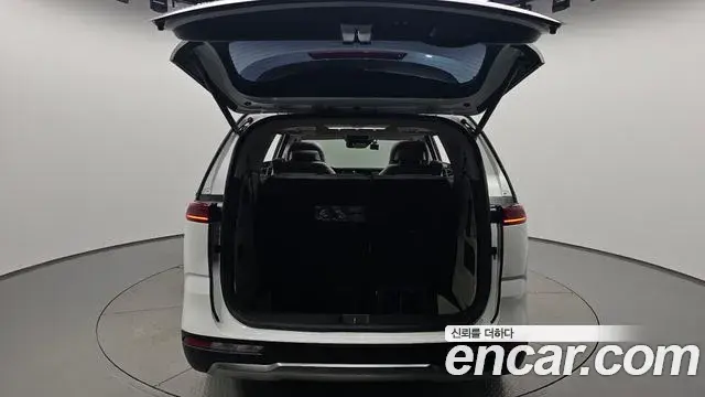 Kia Carnival 2023 — Фото 20/20