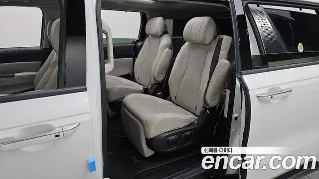 Kia Carnival 2023 — Şəkil 30/38
