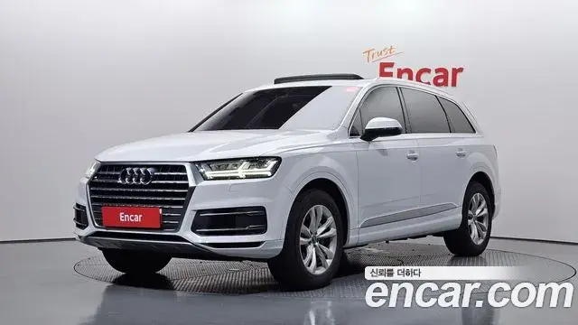 Audi Q7 2019 — Фото 1/20