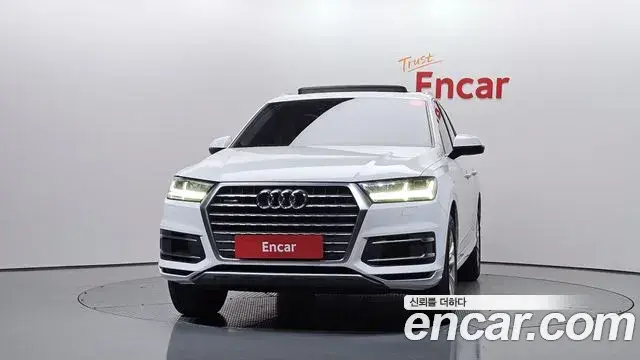 Audi Q7 2019 — Фото 3/20