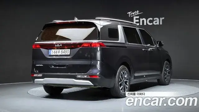 Kia Carnival 2021 — Фото 2/20