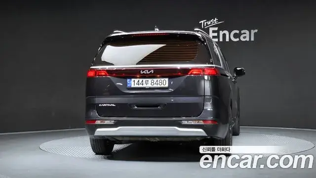 Kia Carnival 2021 — Фото 4/20