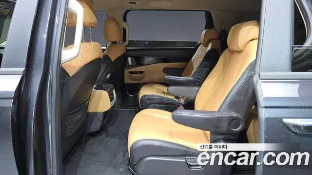 Kia Carnival 2021 — Фото 12/20