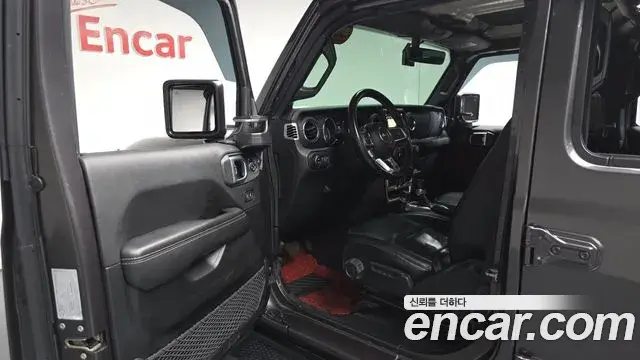 Jeep Wrangler 2021 — Фото 10/20