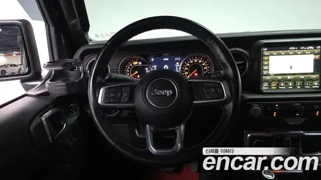 Jeep Wrangler 2021 — Фото 13/20