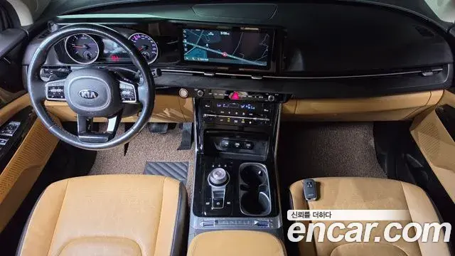 Kia Carnival 2021 — Photo 7/20