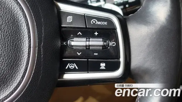 Kia Carnival 2021 — Photo 15/20