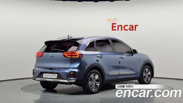 Kia Niro 2019 — Фото 2/20