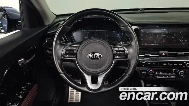 Kia Niro 2019 — Фото 13/20