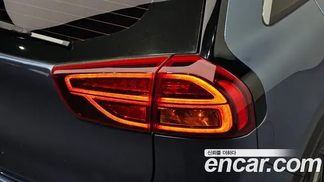 Kia Niro 2019 — Şəkil 7/36