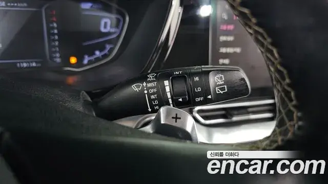 Kia Niro 2019 — Şəkil 14/36