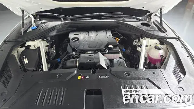 Genesis GV70 2021 — ფოტო 12/30