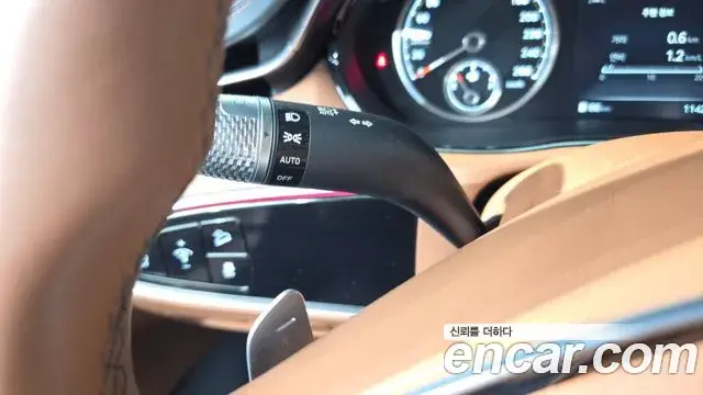 Genesis GV70 2021 — ფოტო 11/30