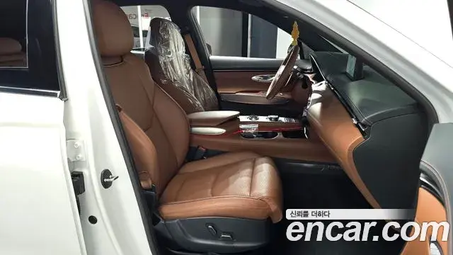 Genesis GV70 2021 — ფოტო 29/30