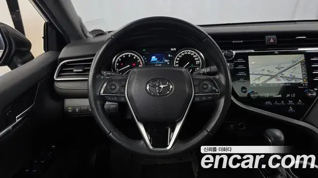 Toyota Camry 2018 — Фото 13/20