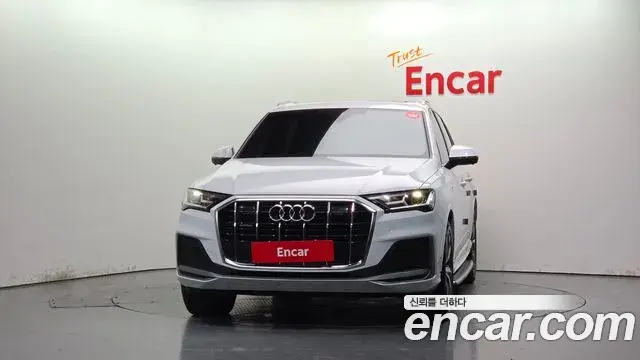 Audi Q7 2022 — Фото 2/20