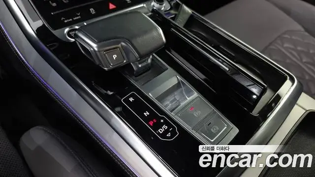 Audi Q7 2022 — Фото 7/20