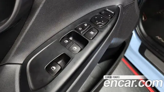 Hyundai Veloster 2019 — Фото 16/20
