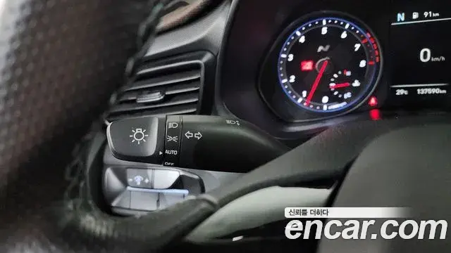 Hyundai Veloster 2019 — Фото 17/20