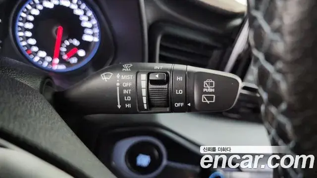 Hyundai Veloster 2019 — Фото 18/20