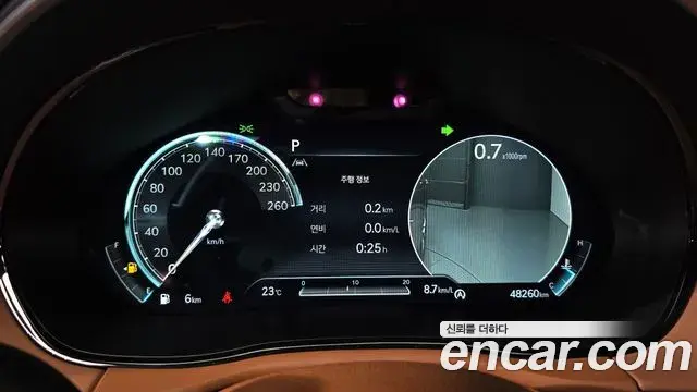 Genesis GV70 2023 — ფოტო 20/32