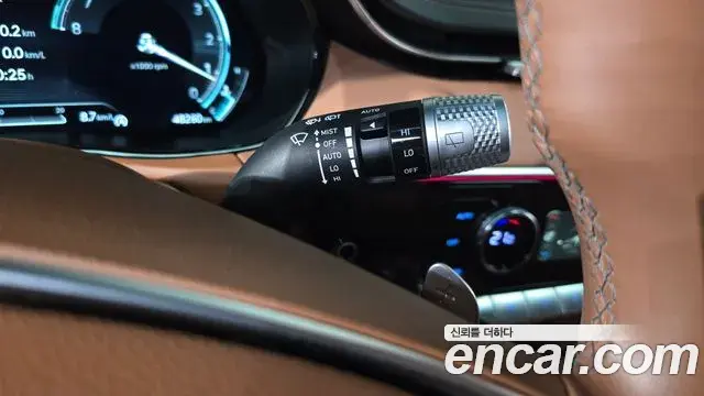 Genesis GV70 2023 — ფოტო 10/32