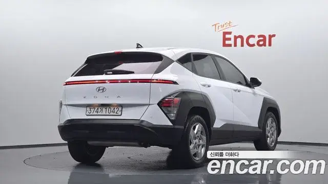 Hyundai Kona 2023 — Фото 2/20