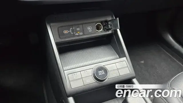 Hyundai Kona 2023 — Фото 19/20