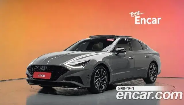 Hyundai Sonata 2020 — Фото 1/20
