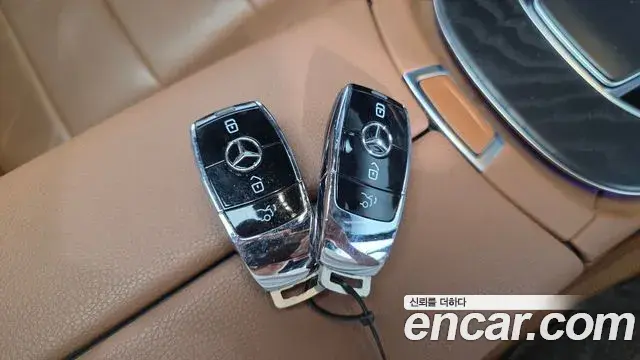 Mercedes-Benz E-Class 2021 — Фото 16/20