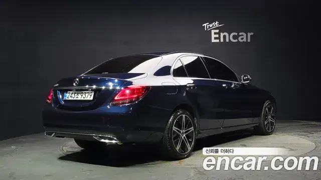 Mercedes-Benz C-Class 2019 — Фото 2/20