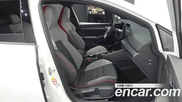 Volkswagen Golf 2025 — ფოტო 29/30