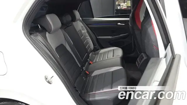 Volkswagen Golf 2025 — ფოტო 28/30