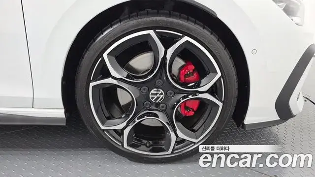 Volkswagen Golf 2025 — ფოტო 12/30