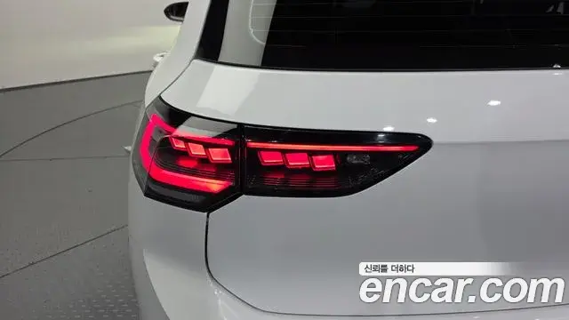 Volkswagen Golf 2025 — ფოტო 11/30