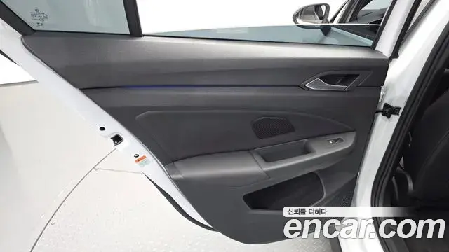 Volkswagen Golf 2025 — ფოტო 18/30