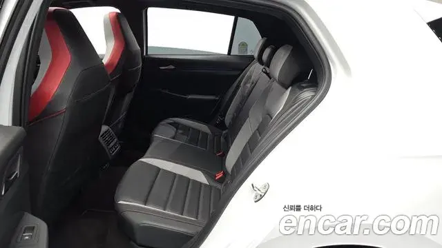 Volkswagen Golf 2025 — ფოტო 13/30