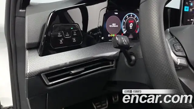 Volkswagen Golf 2025 — ფოტო 21/30
