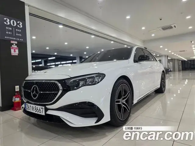 Mercedes-Benz E-Class 2025 — Photo 2/19