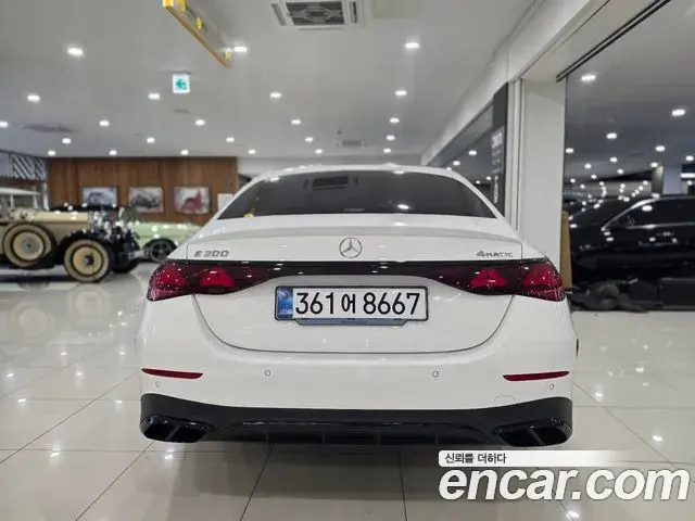 Mercedes-Benz E-Class 2025 — Photo 5/19