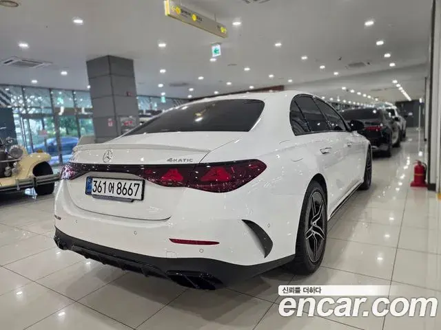 Mercedes-Benz E-Class 2025 — Photo 6/19