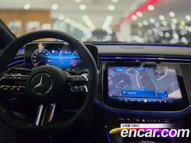 Mercedes-Benz E-Class 2025 — Photo 14/19