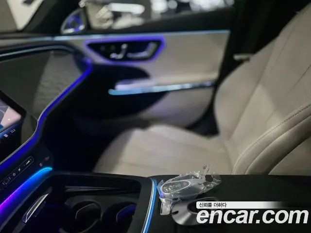 Mercedes-Benz E-Class 2025 — Photo 15/19
