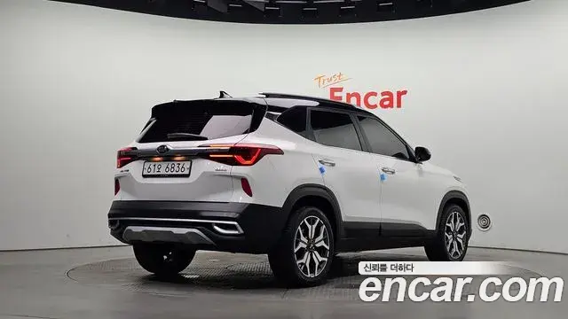 Kia Seltos 2019 — Фото 2/20