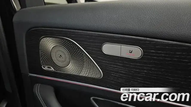 Mercedes-Benz GLE-Class 2023 — Фото 19/20