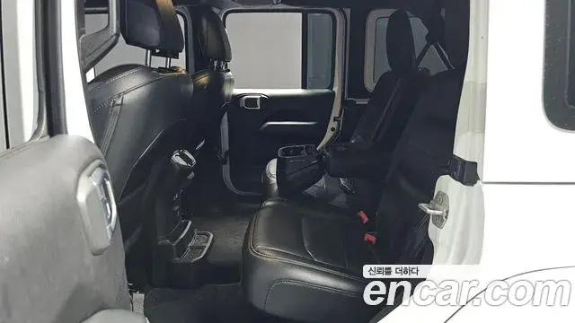 Jeep Wrangler 2019 — Фото 12/20