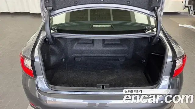 Lexus ES300h 2018 — Photo 20/20